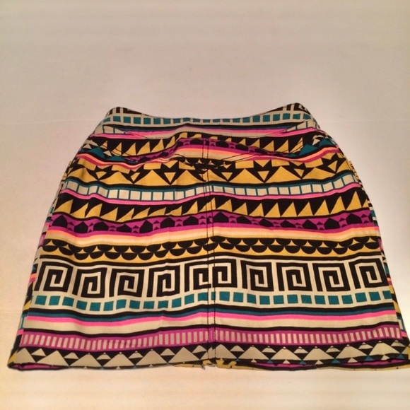 H&M Tribal Print Mini Skirt - Picture 4 of 6
